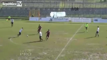 Такъв гол не сте виждали!