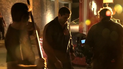 Звездата Скот Адкинс по време на снимките на филма си Универсален Войник: Ден на Разплатата (2012)