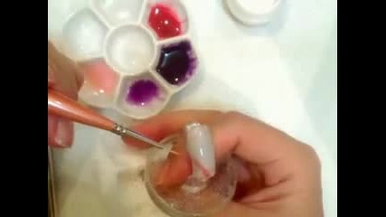 Как лесно да си направите ефектна декорация на нокти чрез раздърпване на цветовете