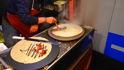 Улична храна, Токио: Жена прави палачинки по оригинален начин