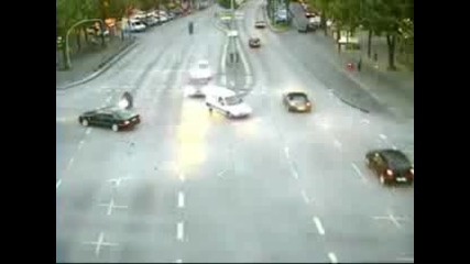 Biker crashes with 75 mph into standing Mercedes S - Class