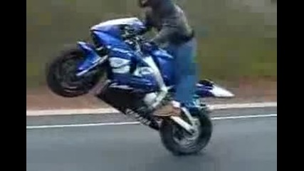 Yamaha R1