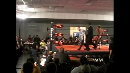 Jon Moxley ( Dean Ambrose ) - Reby ddt Trina at Dragon Gate.mov