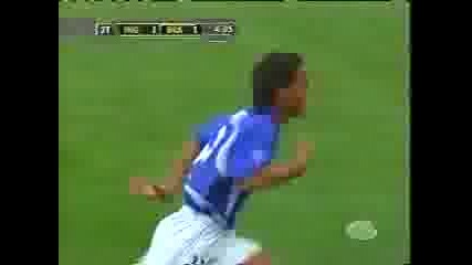 Ronaldinho Вкарва Гол 