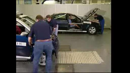 Iihs crash test with Smart fortwo and Mercedes - Benz E - Class