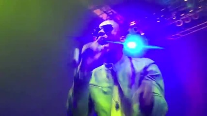 B.o.b изпълнява Airplanes на живо 