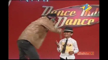Малкият Индийски Michael Jackson 2010 - performing Dangerous 