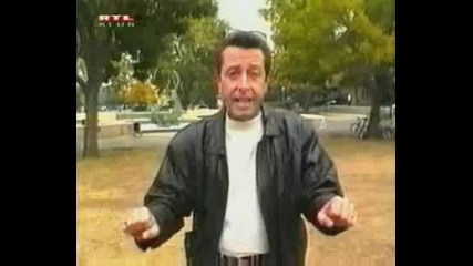 Човек имитира мотори