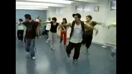 nuni doing anything .. [dance] {}