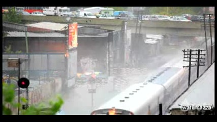 Невероятно - Влак срещу наводнение 