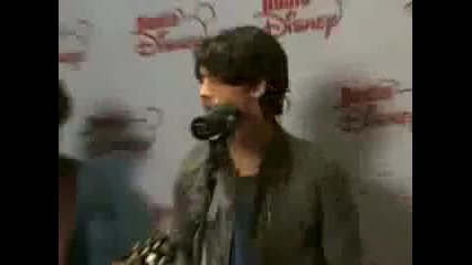 Jonas Brothers Take Over Radio Disney with Ernie D 
