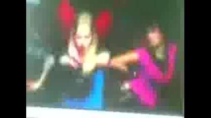 !!!new!!!! Avril Lavigne - Alone