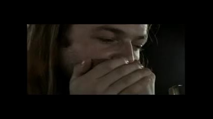 куче пее с Pink Floyd 