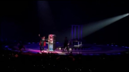 4. Britney Spears - Oooh Oooh Baby( Live in Moskow)
