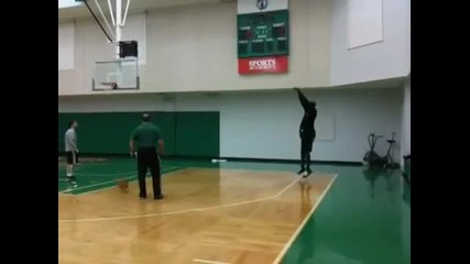 Kevin Garnett 3 point shot [practice]