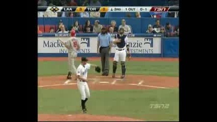 Avril on baseball game - June 03, 2009 part1