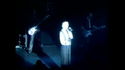 Garbage - Silence Is Golden (live at The Astoria London 2001)