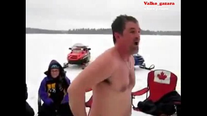 Луди канадци голи под леда 