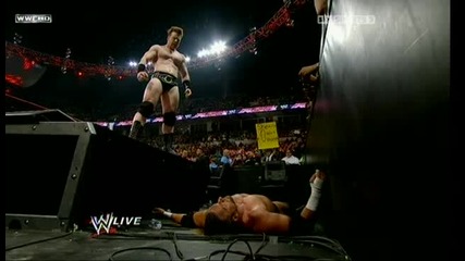 Шеймъс напада Играта. | Raw 1/03/10 |