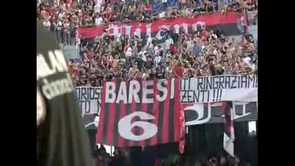 Феновете на Милан освиркват Малдини в последния му мач 