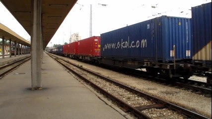46 125 + 43 515 с товарен влак