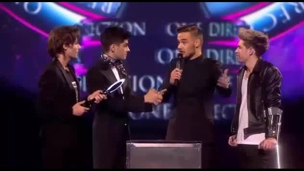 Хари бил в тоалетната докато печелят награда - One Direction Brit Awards 2014