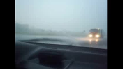 Шофиране  В Дъжд