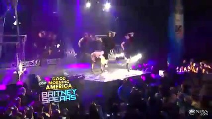 Britney Spears - Hold It Against Me ( Live Good Morning America on Abc 29.03.2011) 