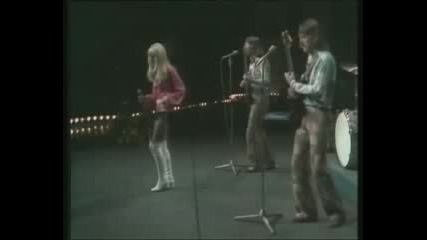 # Middle Of The Road - Soley Soley
