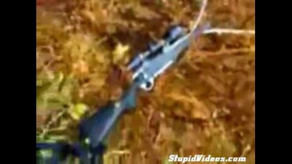 Снайпер се пръсва при стрелба