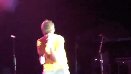 justin bieber at selena gomez concert oc fair 7-24-11