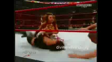 Melina and Mickie James vs Jillian and Layla [raw - 22.12.2008]