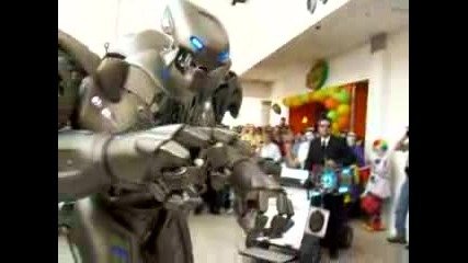 Titan Robotut Pred Publika !!!!