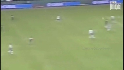 Martin Palermo head goal from 40 m 4.10.2009 