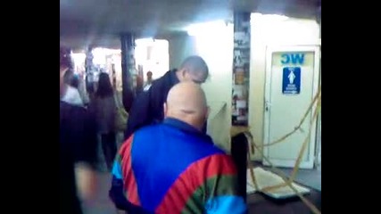 Скандал! Човек с окървавена глава чака 1 час Бърза помощ - skandalno.net
