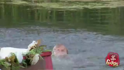 Младоженка във водата - Скрита камера