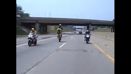 Ludi, motoristi pokazvat Umeniq