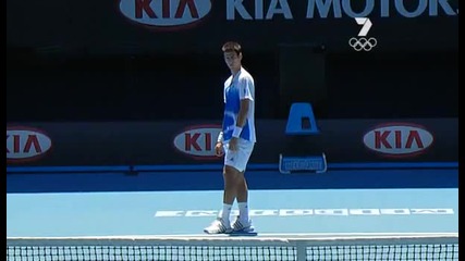 Новак Джокович имитира Мария Шарапова на Australian Open