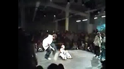 Hip - Hop Dance Battle Underground Mob