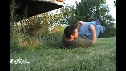 Удар с гума в главата - смях !