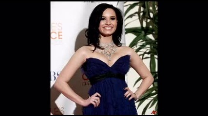 Demi//parachutе*own for senditon* 