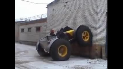 Руски автомобил катерещ стени и други препятствия.•смях.