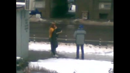 Бургас, зима, къси панталони, студ, издържливост?