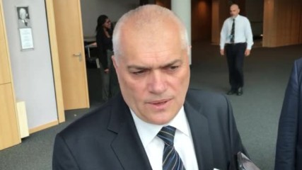 Вътрешният министър: Колкото повече ни следят и слушат, толкова по-добре