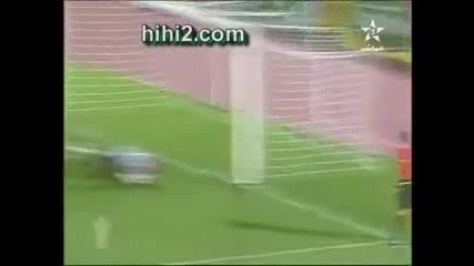 Най - глупавия вратар в света си вкарва авто гол - 11.9.2010 