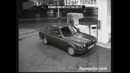 В Н И М А Н И Е - Жена зад волана!!!
