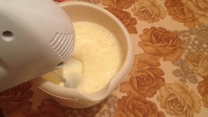Рецепта за домашен крем с мляко, яйца и масло
