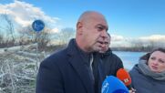 Силен вятър създаде хаос и проблеми в Пловдив