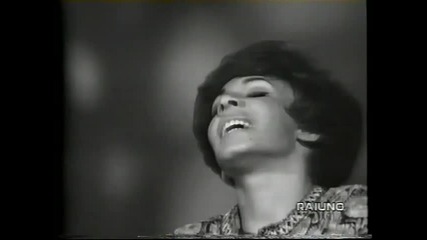 Dame Shirley Bassey - Strangers In The Night 