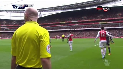 ВИДЕО: Игра с ръка? Първа спорна ситуация на Арсенал - Лестър
